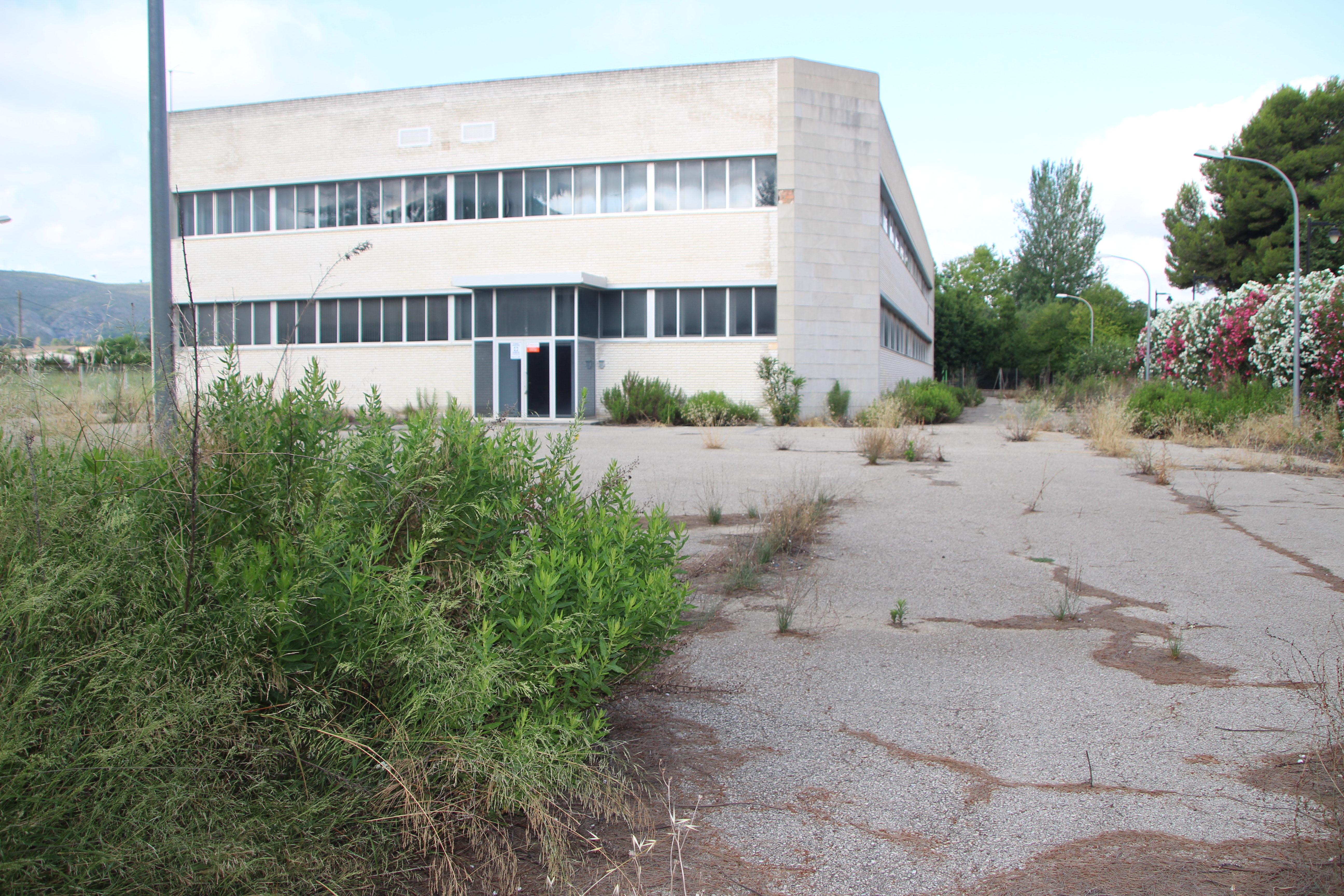 Nave de los futuros juzgados de Ontinyent