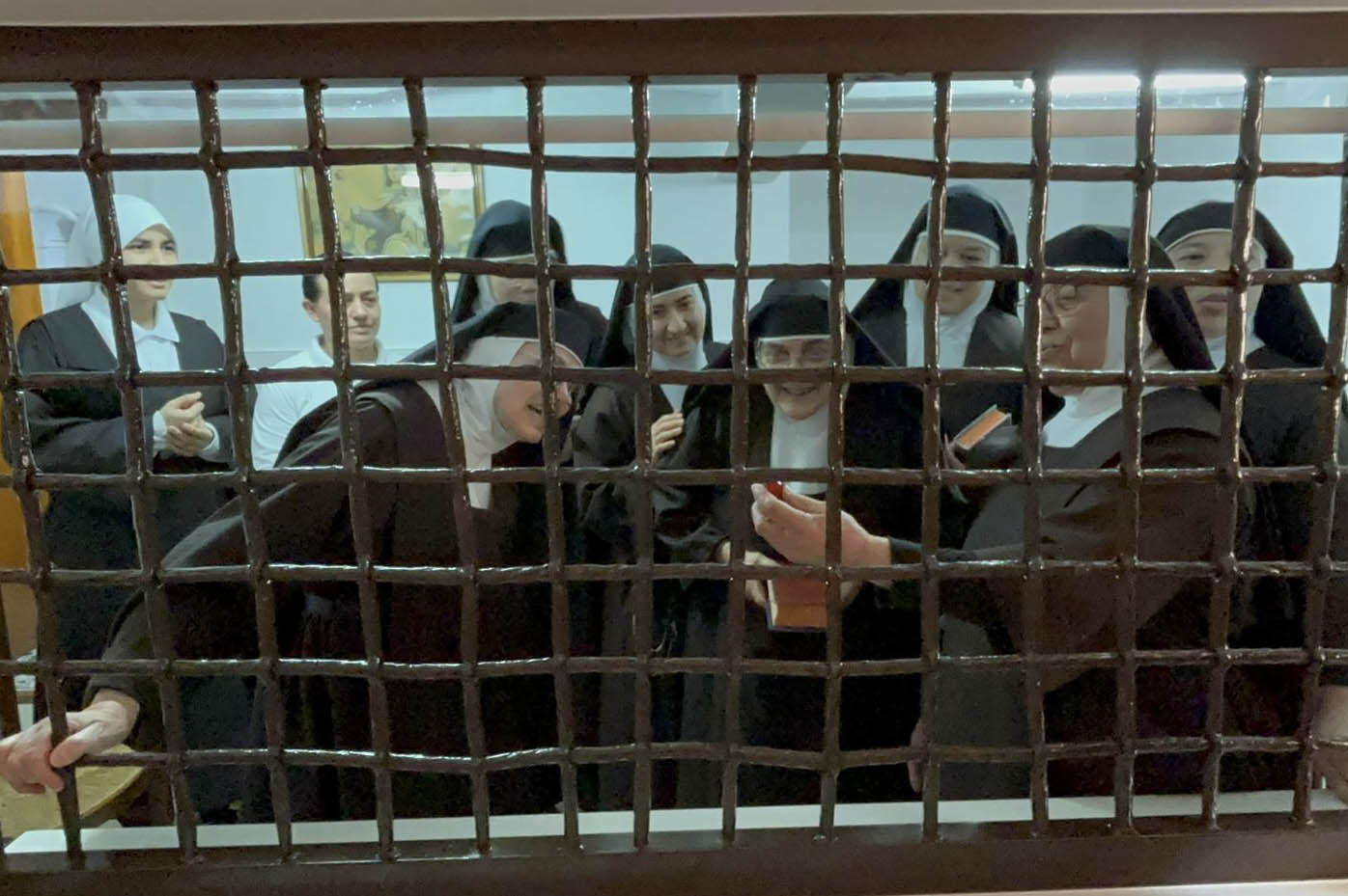 Las MM Carmelitas de Ontinyent reciben la reliquia de San Juan de Ribera