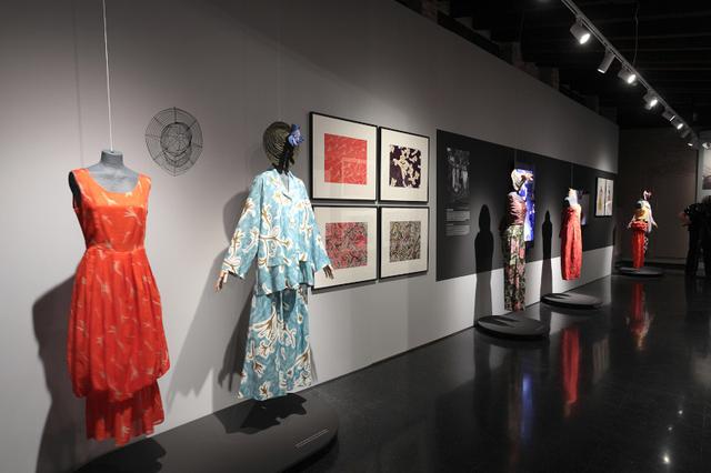 Ontinyent acoge la exposición “Tráfico de Modas (1980-1992)”