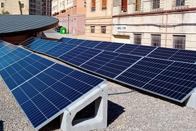 El centro de día de Bocairent cuenta ya con placas fotovoltaicas
