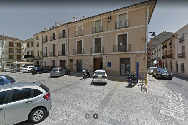 Dos jóvenes de Ontinyent detenidos mientras robaban en un bar de Albaida