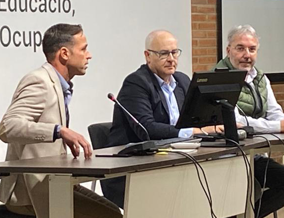 Vicent Satorres, en el centro de la imagen