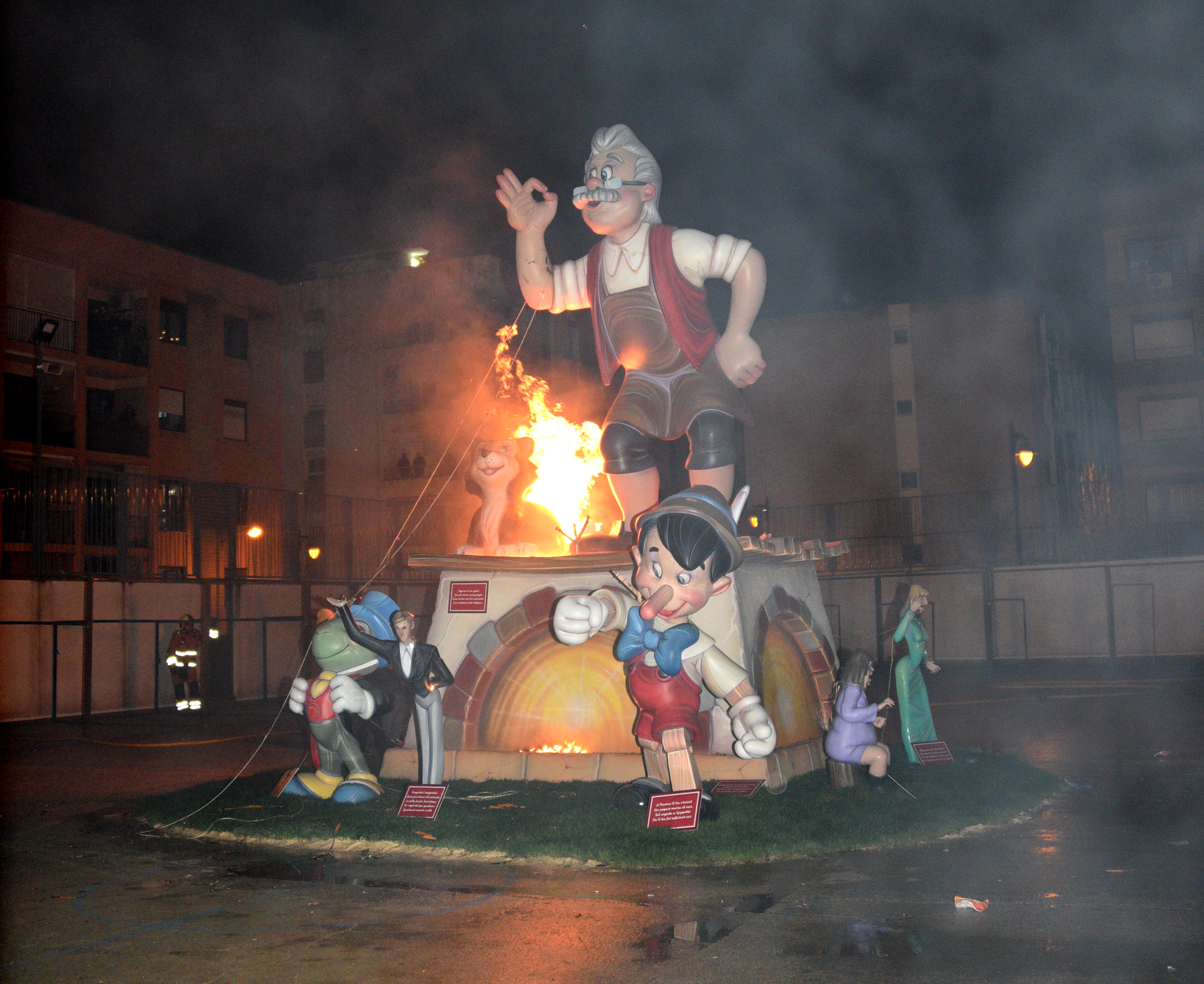 Cremà de la falla. Foto: Objetivo 1:1