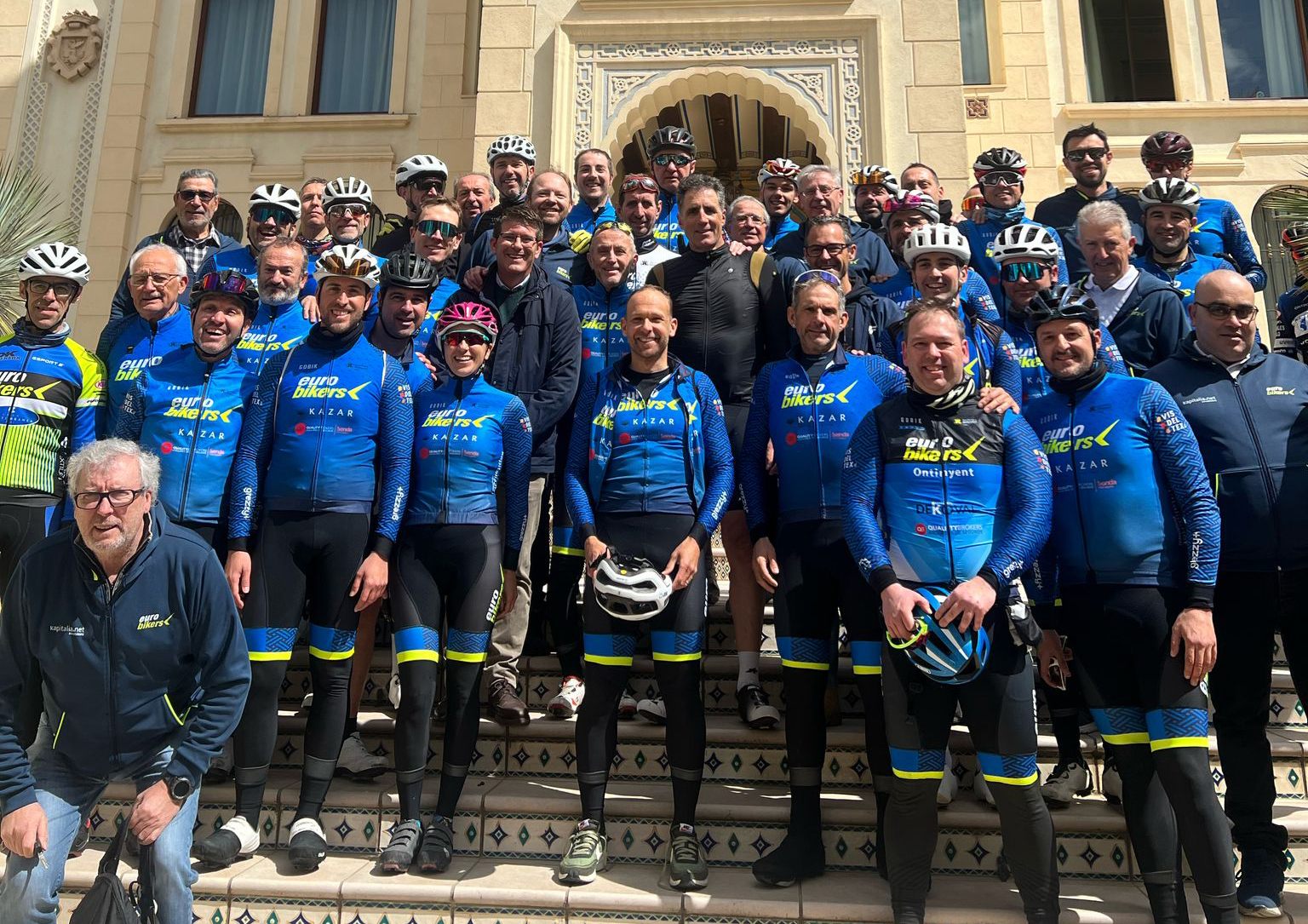 Miguel Induráin con Eurobikers