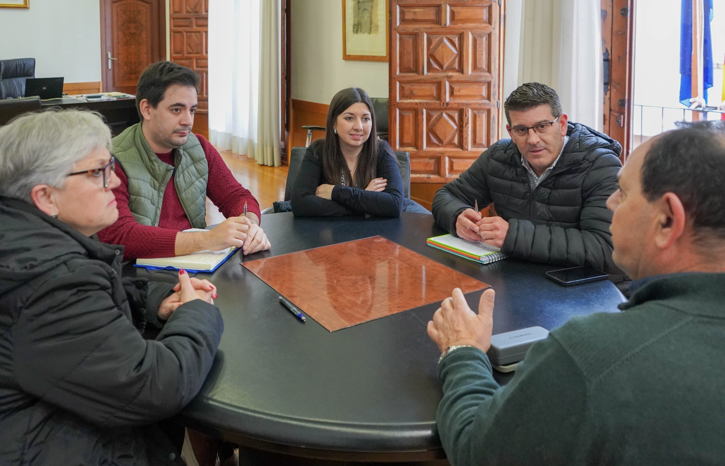 Reunión de Llumeners de Sant Esteve con el alcalde de Ontinyent