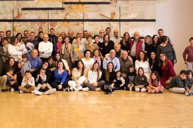 Tres generacions de la família dels Ponnos es reuneixen a Ontinyent