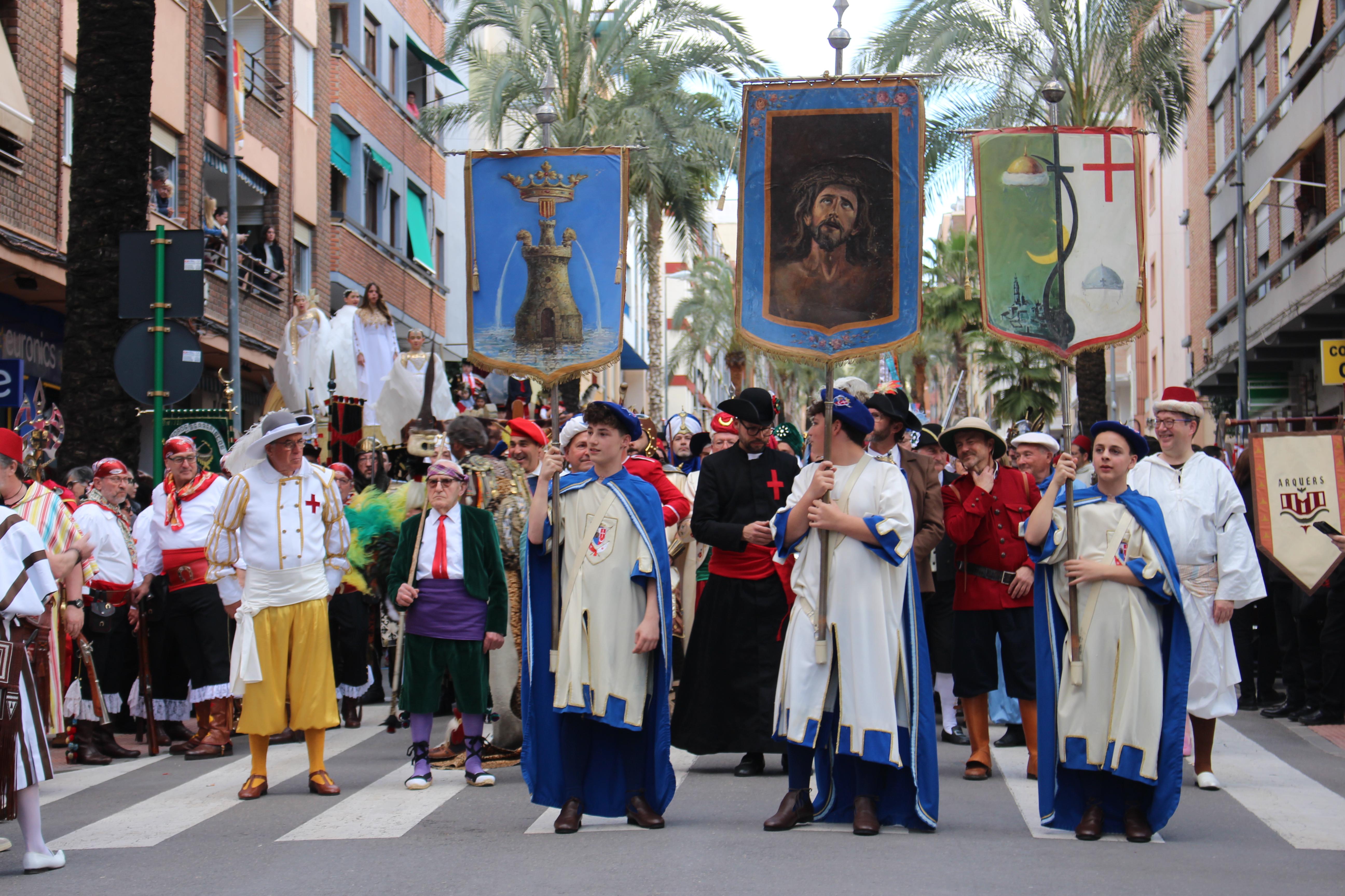 Desfilada per la Declaració de Festes d'Interés Turústic Internacional
