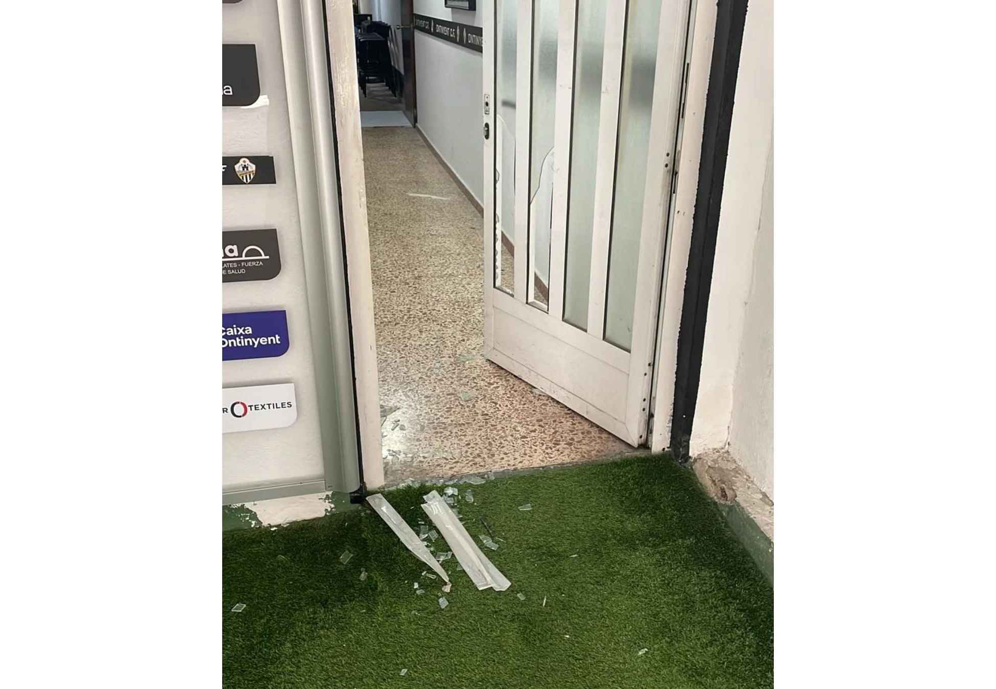 Així ha quedat la porta