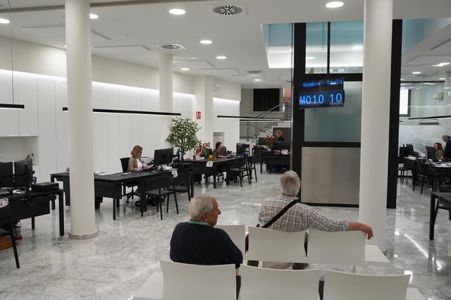 Ontinyent fa balanç de la reforma de la planta baixa de l’Ajuntament