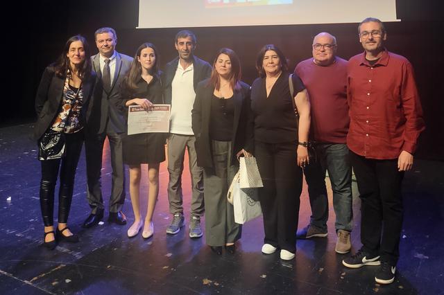 Lara Avetisyan Nazarian, IES Jaume I, rep el premi Joan Fuster d'assaig 