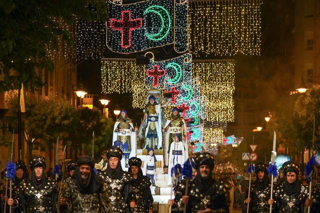 Ontinyent trau a concurs públic l’enllumenat per celebracions i festes fins a 2026