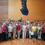 Mig centenar d'ontinyentins visiten la Diputació