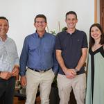 Dulk presenta a l'alcalde el cartell dels Moros i Cristians d'Ontinyent