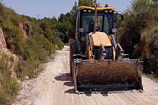 Ontinyent intensifica les actuacions de manteniment dels camins rurals 