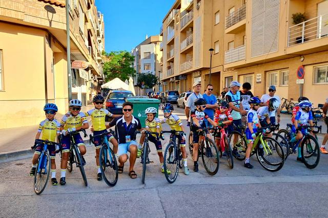 La Escuela de Ciclismo de Ontinyent cierra con éxito la temporada antes del parón de agosto