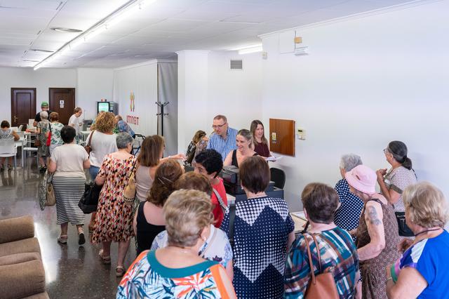 Ontinyent obri el període de matrícules per al nou curs d’activitats als centres cívics amb més de 700 places