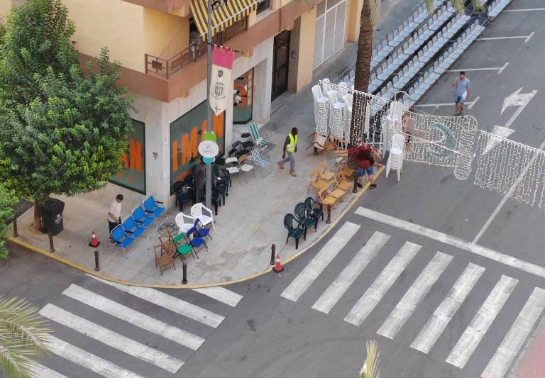 Retirada de les cadires. Facebook