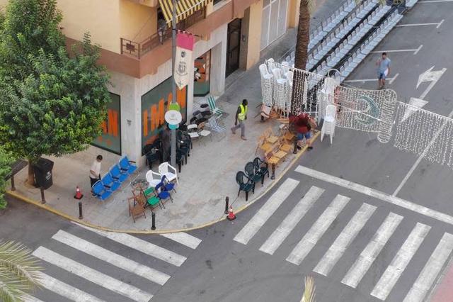 Queixes veïnals per la retirada de cadires particulars para a l'Entrada