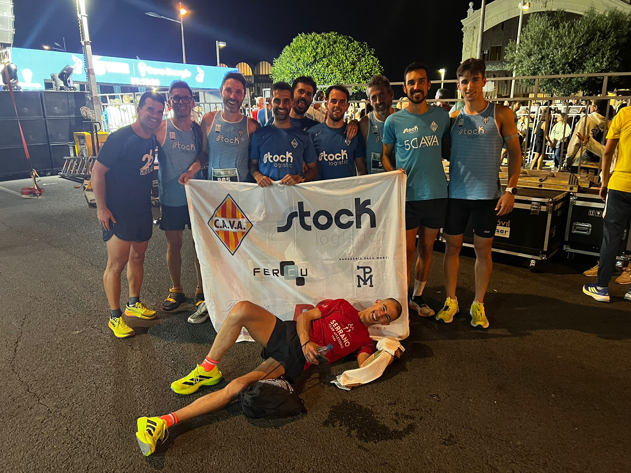 Atletas del CAVAOntinyent en Valencia