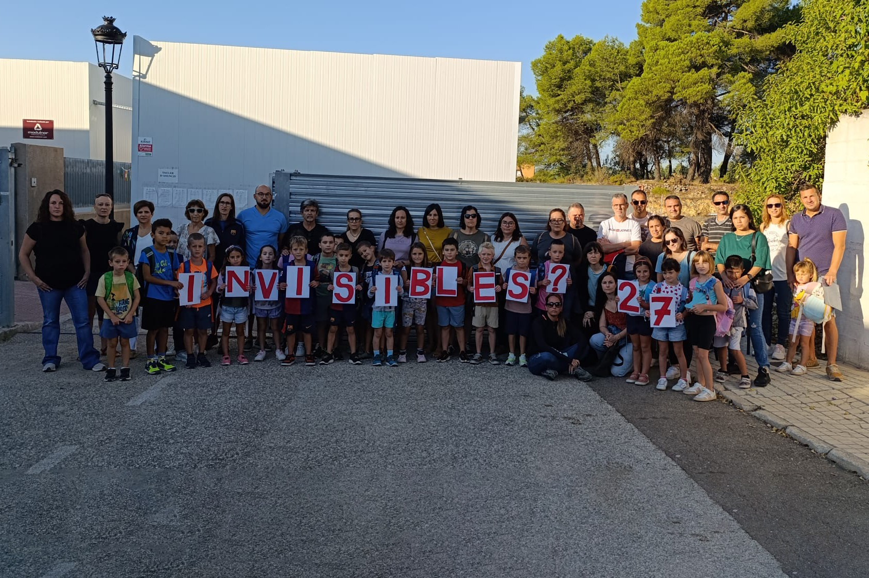 Alumnado y familias del CEIP Lluís Vives de Bocairent