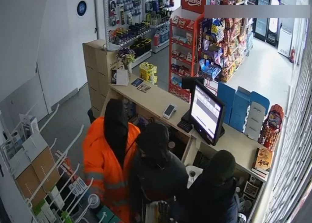 Robatori en una gasolinera